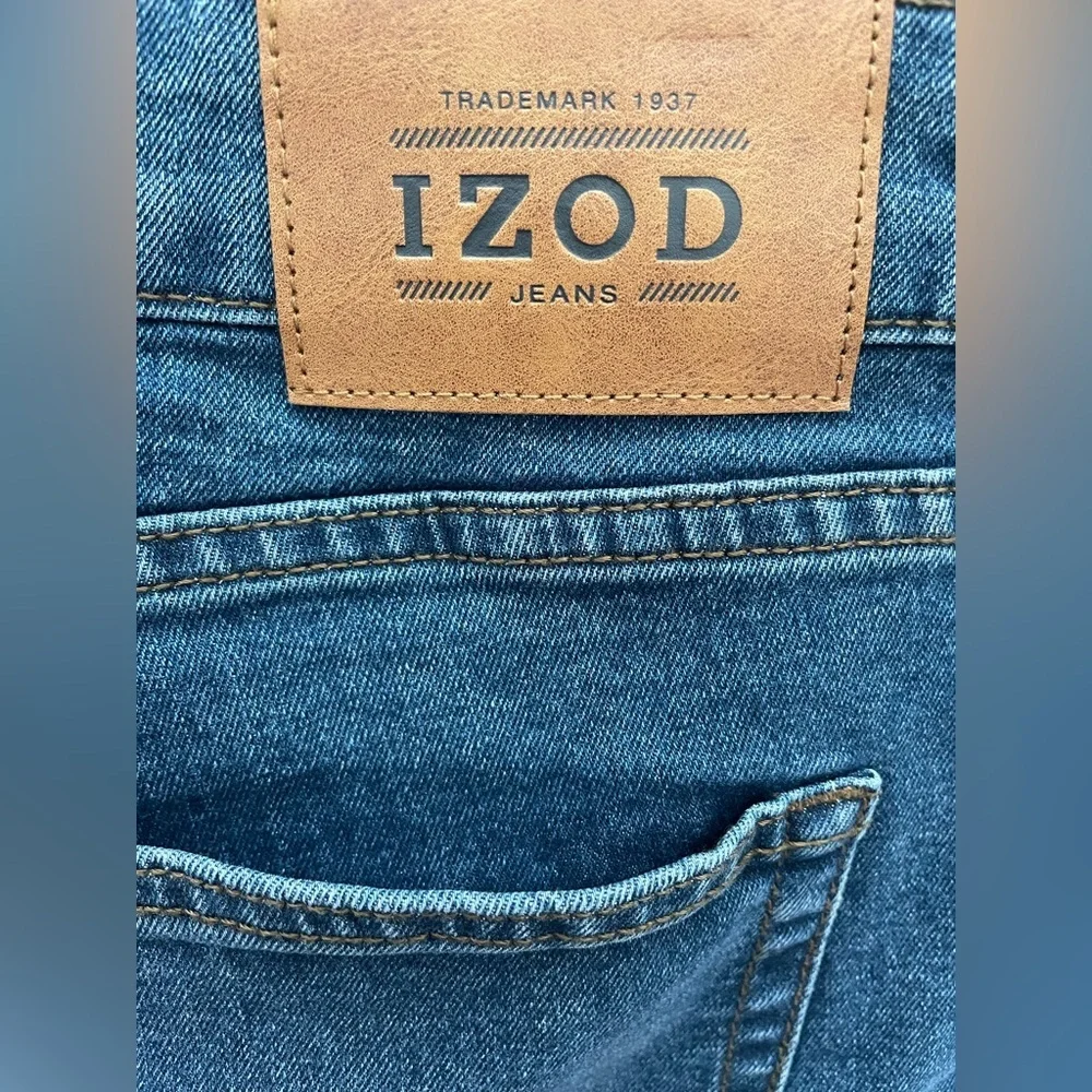 Izod Saltwater Men’s Comfort Stretch Straight Fit Jeans, Blue, 30W x 32L, NWOT
